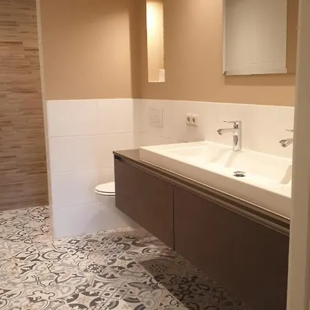 De Hazelaardij فندق